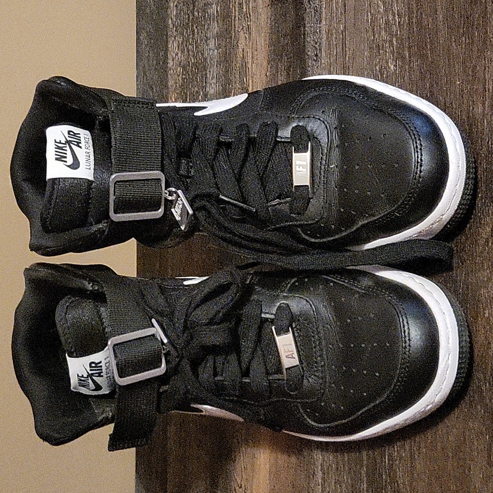 Nike lunar force 1